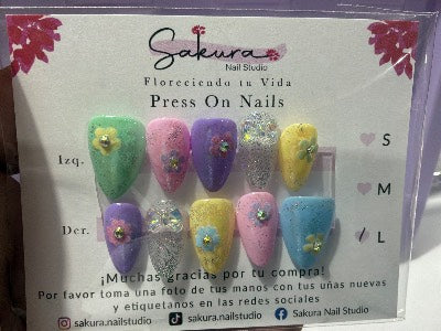 Colores con brillitos y flores