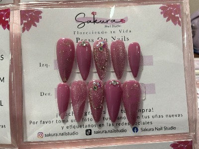 Rosas con brillitos y piedritas